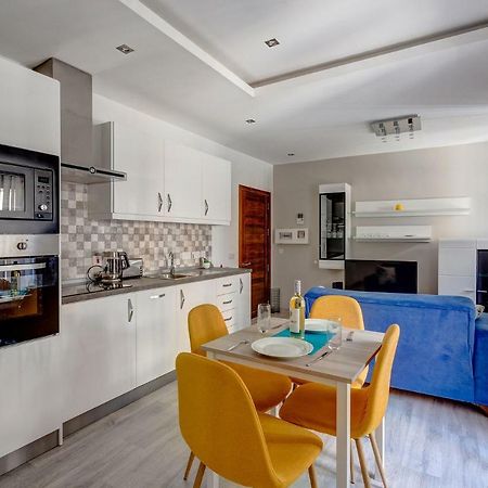 Modern Apartment Just Off The Promenade Σλιέμα Εξωτερικό φωτογραφία