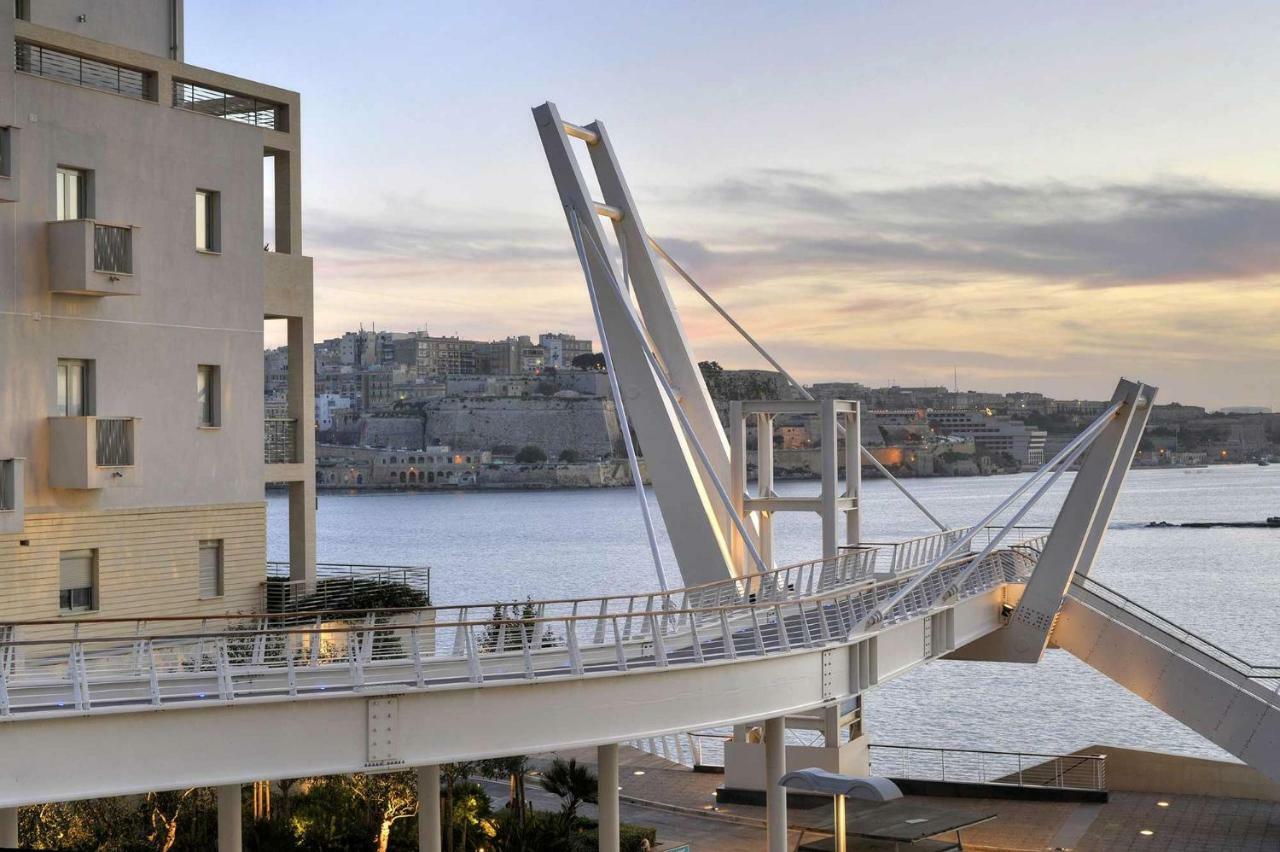 Modern Apartment Just Off The Promenade Σλιέμα Εξωτερικό φωτογραφία