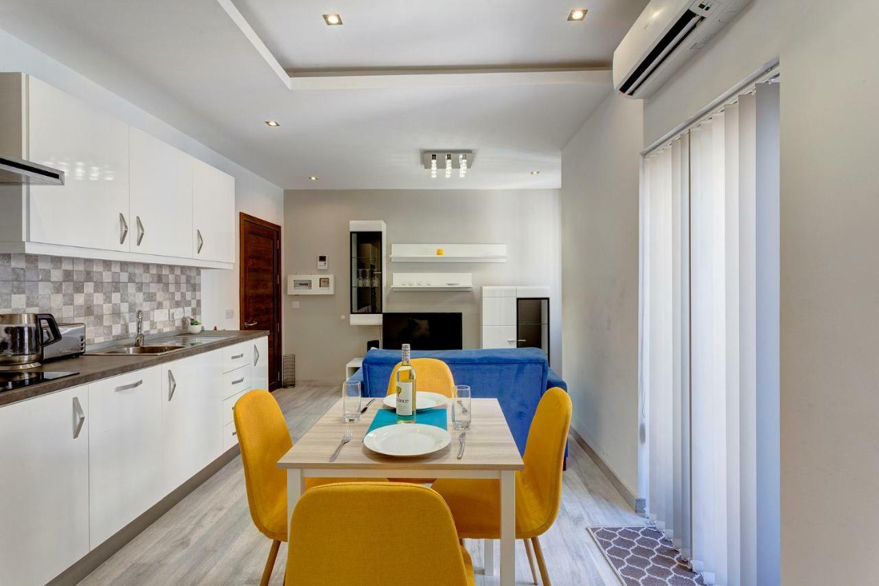 Modern Apartment Just Off The Promenade Σλιέμα Εξωτερικό φωτογραφία
