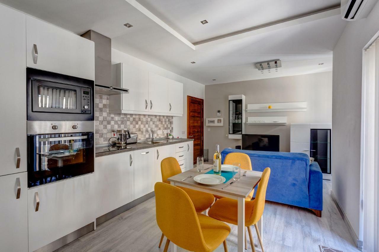 Modern Apartment Just Off The Promenade Σλιέμα Εξωτερικό φωτογραφία